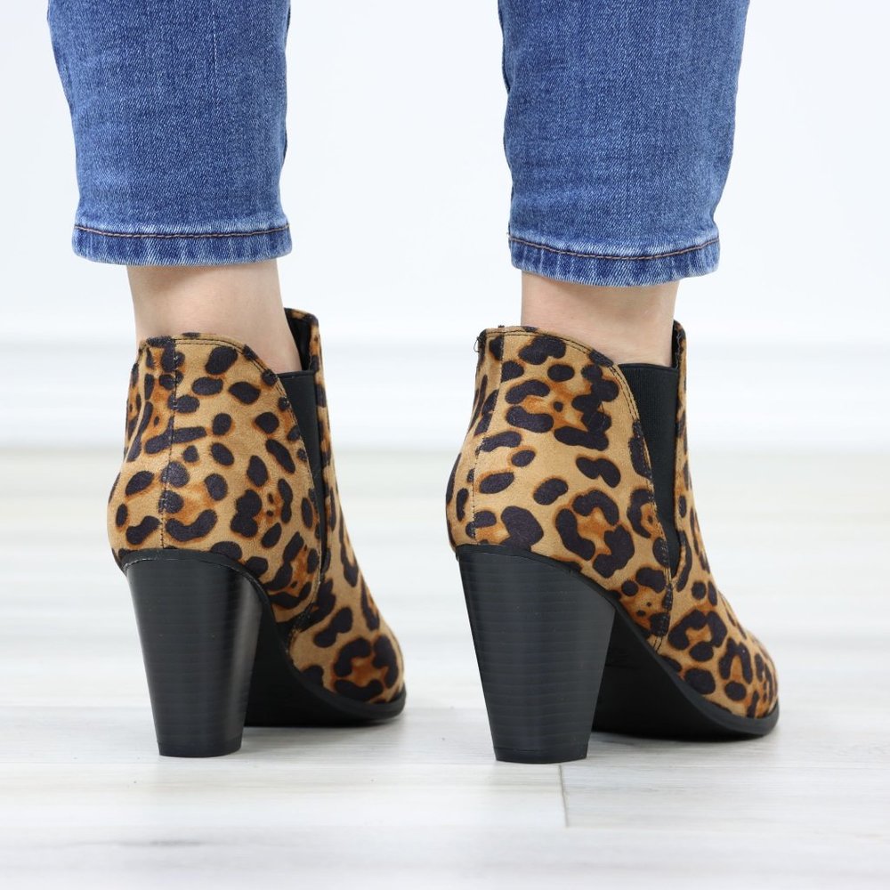 Chelsea Cone High Heel Ankle Boots Leopard Synthetic Suede Pointed Toe - Picture 6 of 11